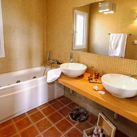 Ribbons Villa *