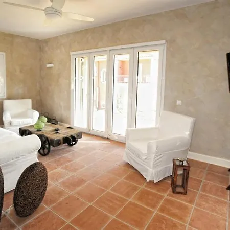 Ribbons Villa *